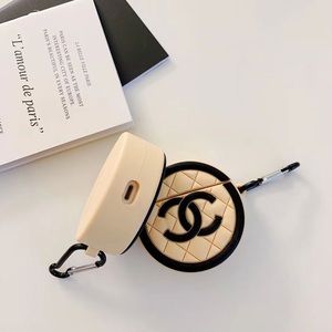 CHANEL AIRPOD 1/2